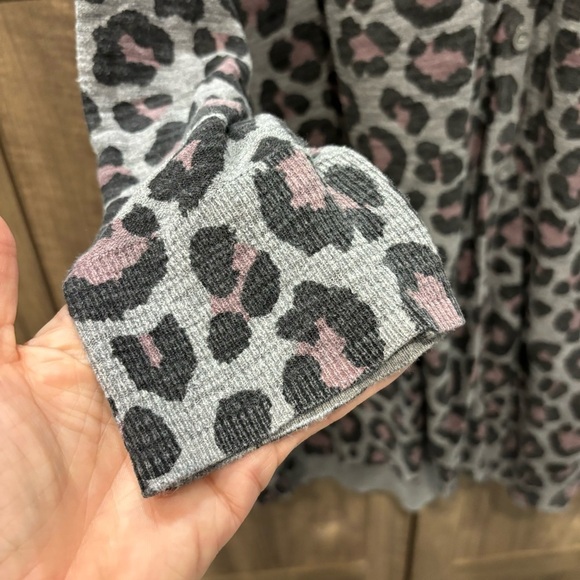 Torrid 4X Slub Boyfriend Cardigan Grey Pink Leopard Button-Front Sweater - Picture 7 of 11